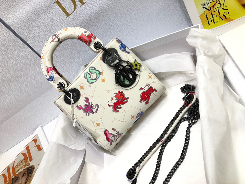 Close-up detail of premium chic women's handbag – women's luxury accessory