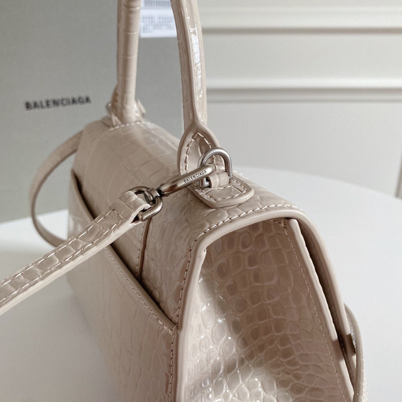 Zivas Charm Understated Luxury Premium Handbag (Premium Everyday Carry) – Back View