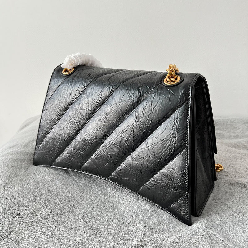 Zivas Charm Signature Style Fashion Handbag (Elevated Accessory Essential) – Close-Up Detail