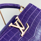  everyday structured bag detail view showing craftsmanship 8