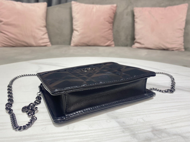 Handle and strap detail of modern sleek women's handbag – women's designer-style accessory