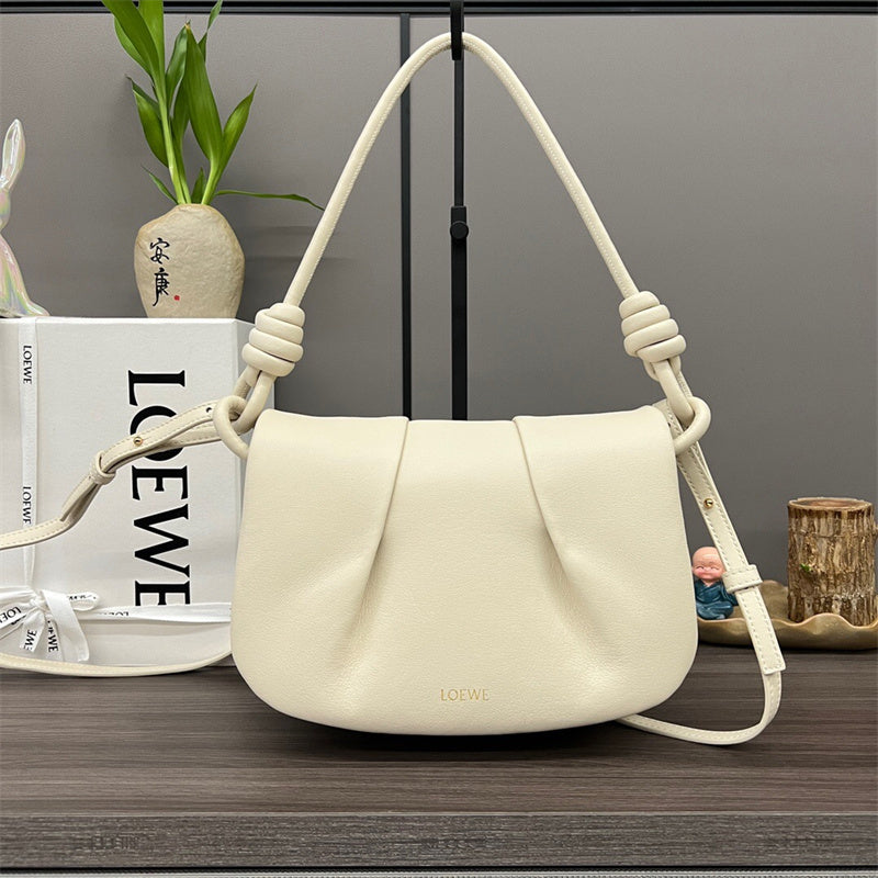 Ziva's Charm handbag – front view (25cm*8cm*17cm)