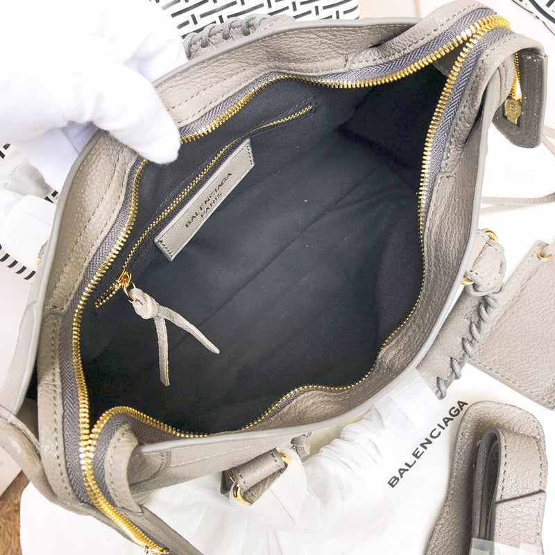 Interior view of signature premium women's handbag – women's everyday handbag