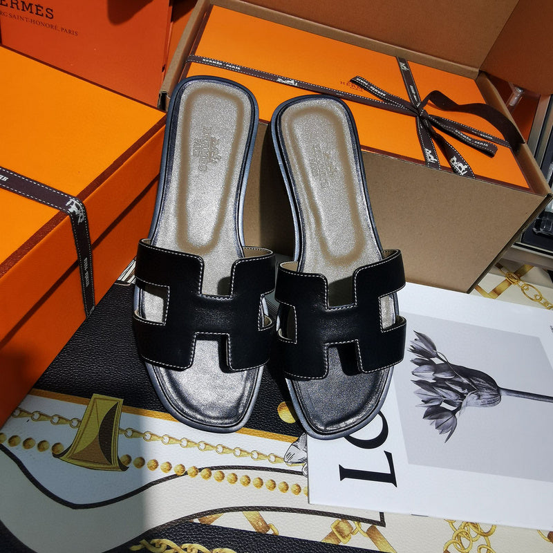 Hermes sandals Style 076 - back heel detail