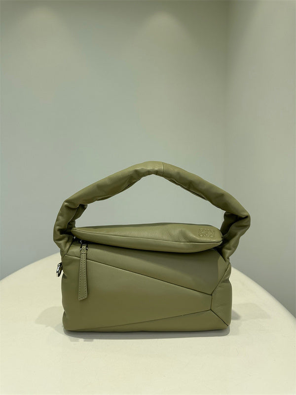 Ziva's Charm handbag – product shot (28.5cm*14cm*10.2cm)