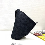 Ziva's Charm handbag – detail view (18cm*13cm*34cm)