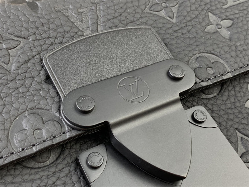 Smart everyday bag front view 31