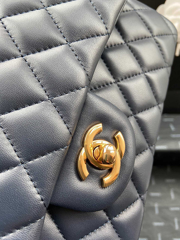 Zivas Charm Effortless Elegance Designer Handbag (Contemporary Shape Language) – Close-Up Detail