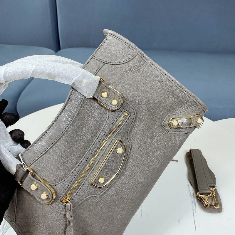 Zivas Charm Timeless Appeal Fashion Handbag (Refined Modern Silhouette) – Lifestyle Shot