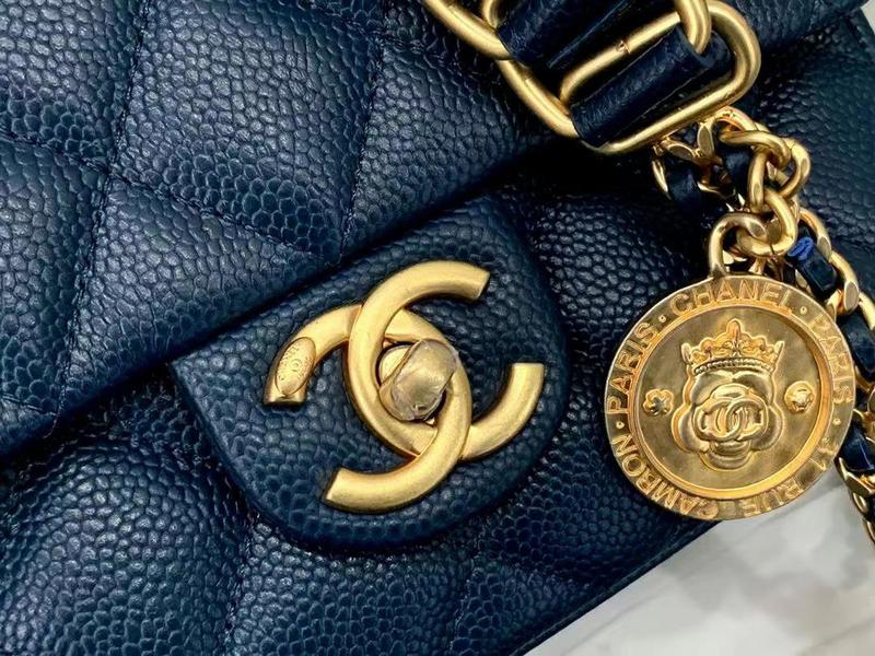 Zivas Charm Elevated Essentials Fashion Handbag (Structured Everyday Essential) – Close-Up Detail