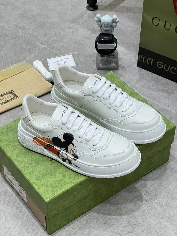 Gucci Casual sneakers in all-black heritage-inspired look front view