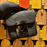  tote bag close-up of hardware and finish 17