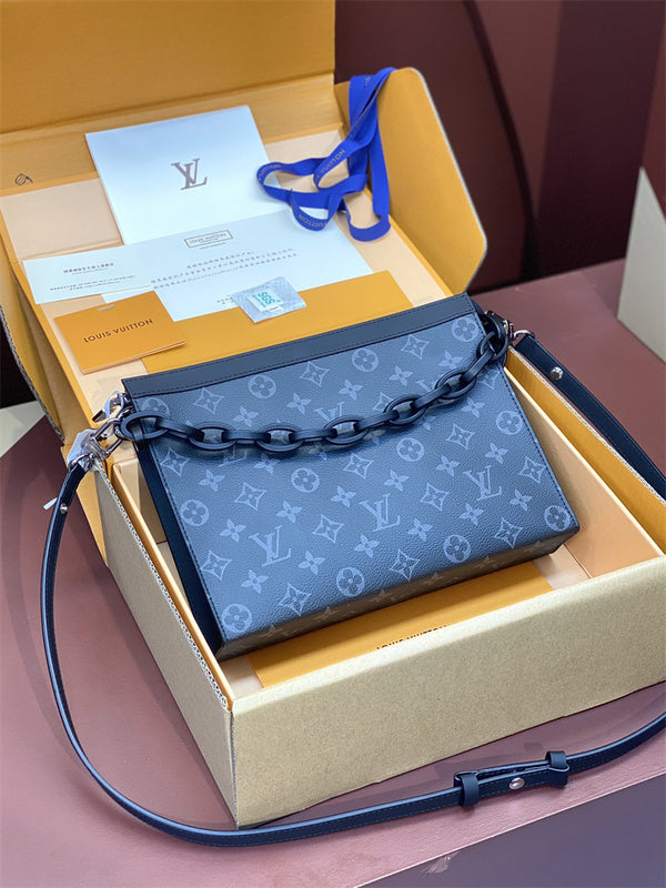  Elegant structured bag front view