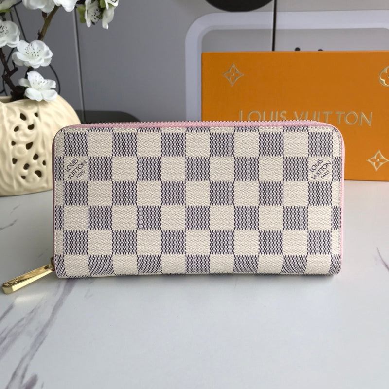 Back view of chic classic women's handbag – women's luxury handbag