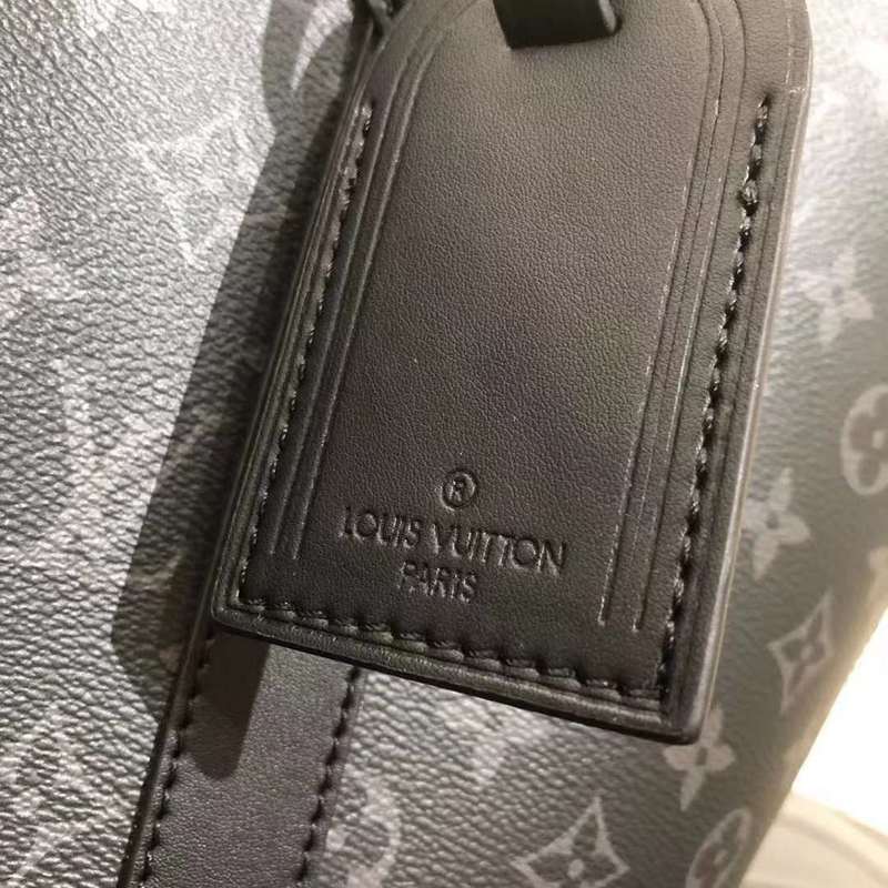 Handle and strap detail of elevated premium women's handbag – women's luxury accessory