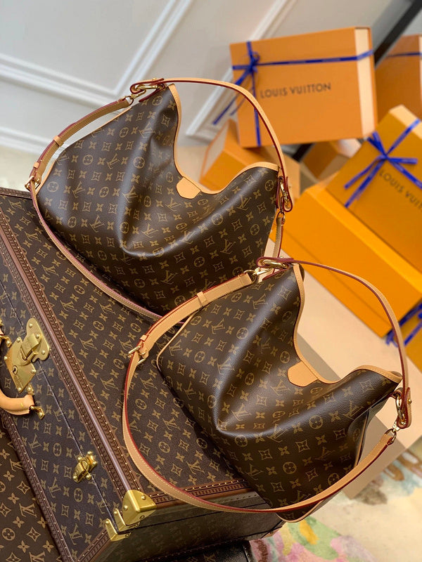 Side profile of signature premium women's handbag – women's designer-style accessory