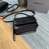 Effortless Premium PU Leather Handbag - Signature Hardware Accents | Women's Everyday Carry Handbag #650 - hardware and detail close-up (image 5) of designer-inspired handbag