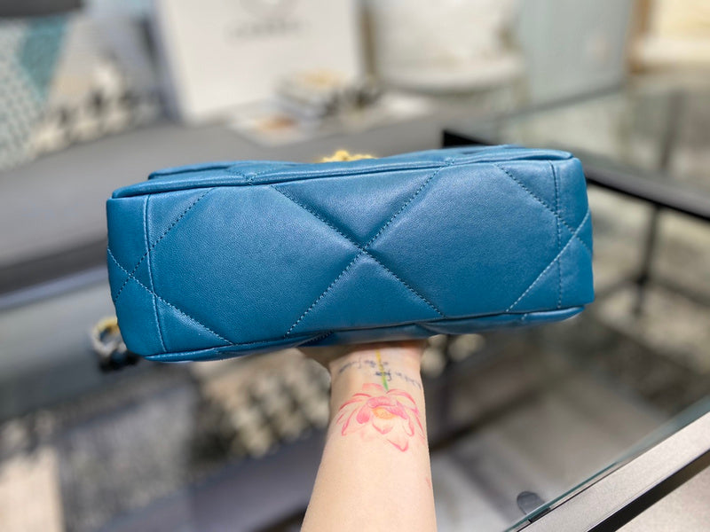  mid purse view 3