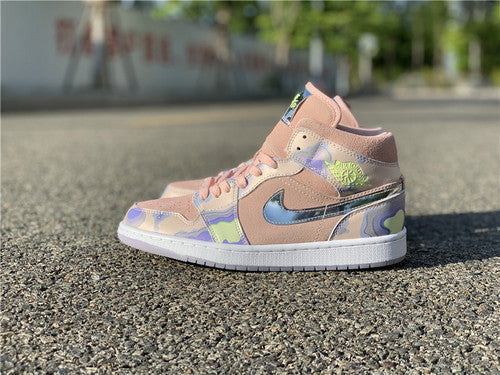 Nike Men's & Women's Designer Low-Top Shoes — Style 125 close-up view