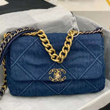Zivas Charm Modern Minimalist Look Luxury Handbag (Versatile Style Statement) – Detail View