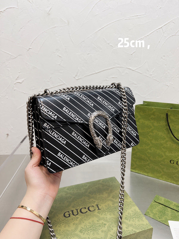Ziva's Charm handbag – detail view (one versatile size)