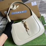 Handle and strap detail of classic everyday-luxe women's handbag – women's premium purse