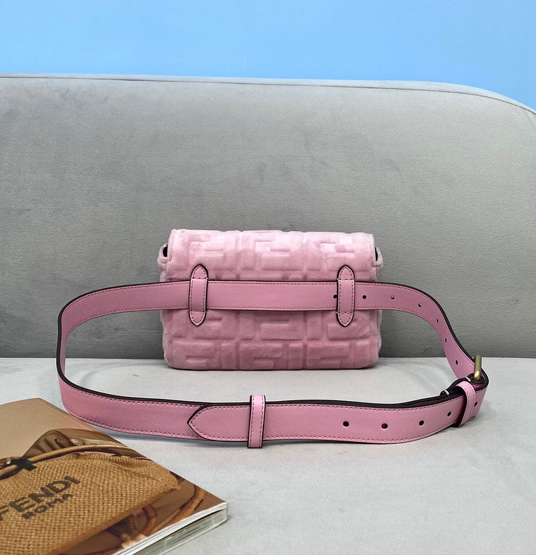 Ziva's Charm handbag – detail view (19cm*5cm*10cm)