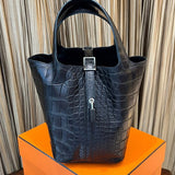  carryall bag close-up of hardware and finish 11