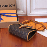  tote bag interior and compartment view 9