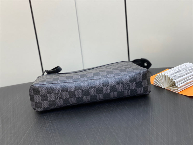  crossbody bag interior and compartment view 15