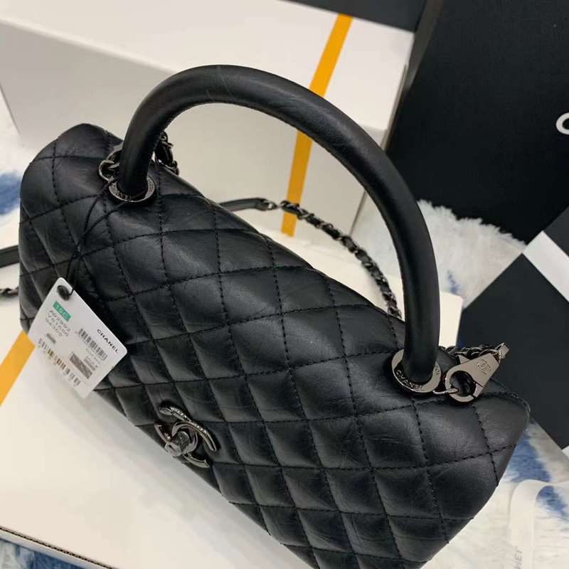 Zivas Charm Signature Style Everyday Handbag (Structured Everyday Essential) – Styled Look