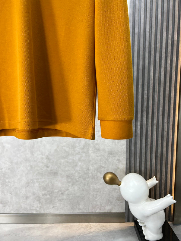 Styling view of Burberry luxury piece style No.402