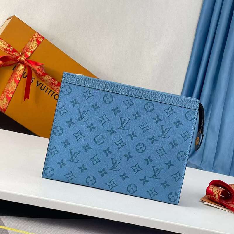 Front view of polished modern women's handbag – women's everyday handbag