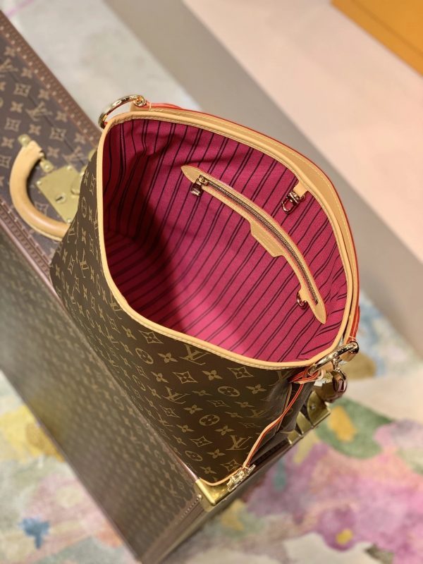 Back view of elevated everyday-luxe women's handbag – women's statement bag