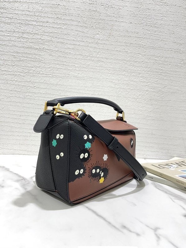 Ziva's Charm handbag – product shot (18cm*11cm*7.5cm)