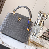  everyday structured bag detail view showing craftsmanship 14