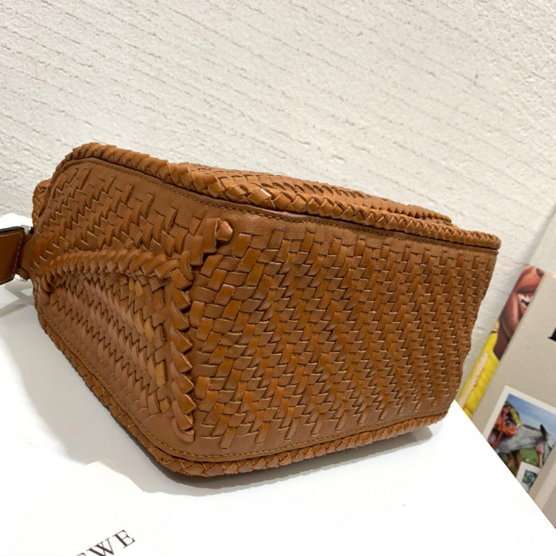 Ziva's Charm handbag – back view (24cm*16.5cm*10cm)