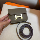 Versatile handbag styled for everyday wear