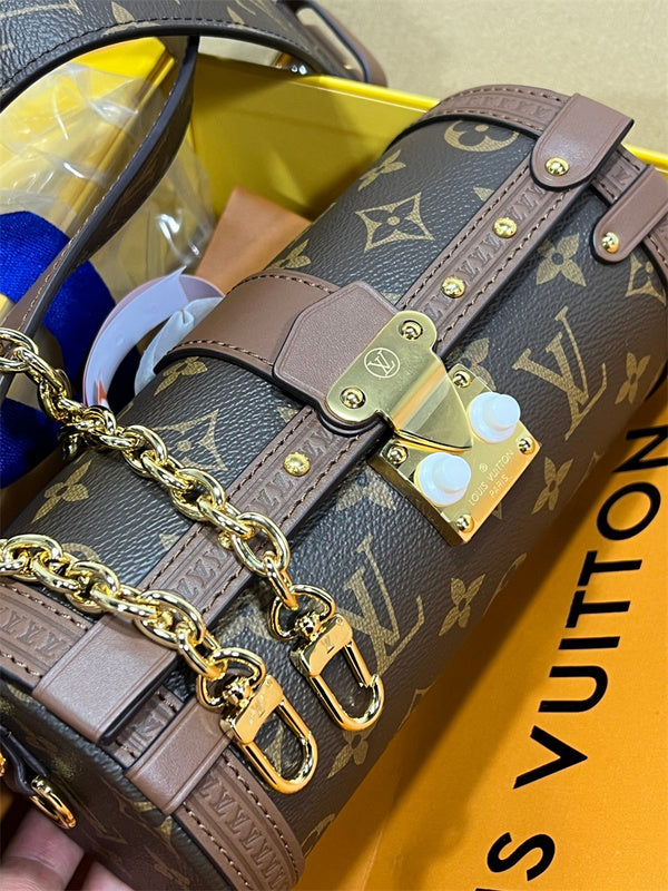  Understated everyday bag carried on shoulder