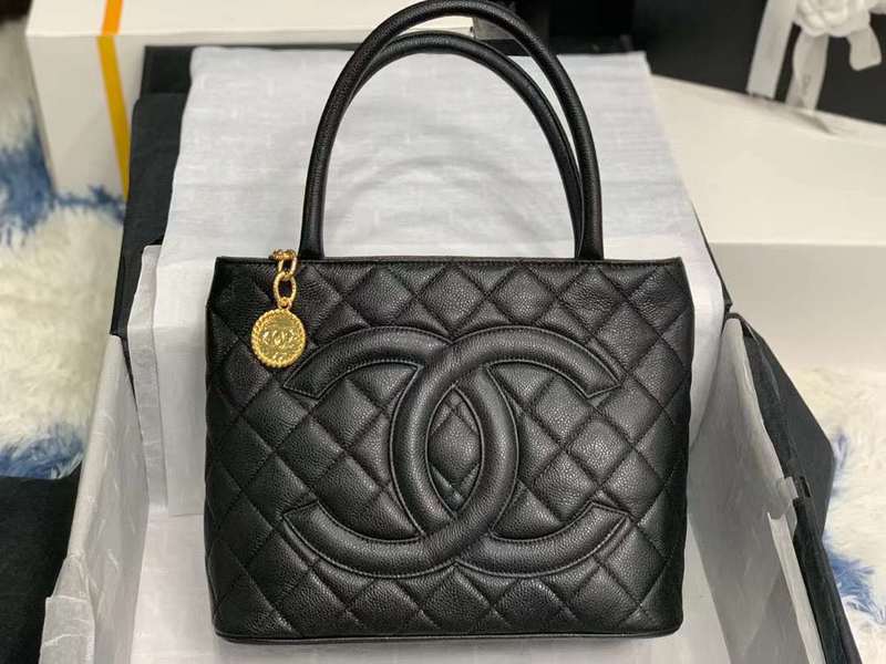 Zivas Charm Everyday Sophistication Luxury Handbag (Designer-Inspired Craftsmanship) – Detail View