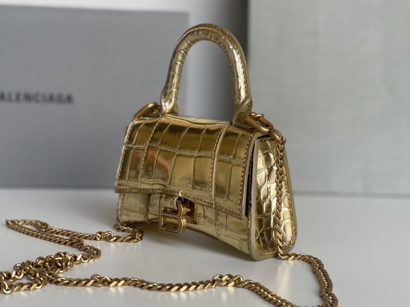Zivas Charm Versatile Design Statement Handbag (Considered Detail & Form) – Full Silhouette