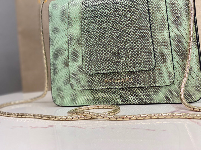 Timeless Faux Leather Handbag - Polished Finish | Women's Statement Accessory #1793 - hardware and detail close-up (image 5) of designer-inspired handbag