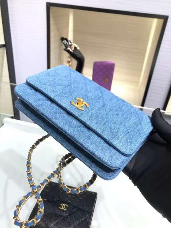  women's handbag, mid design, view 5