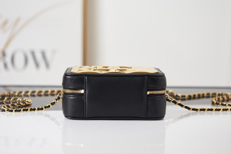  women's handbag, versatile design, view 3