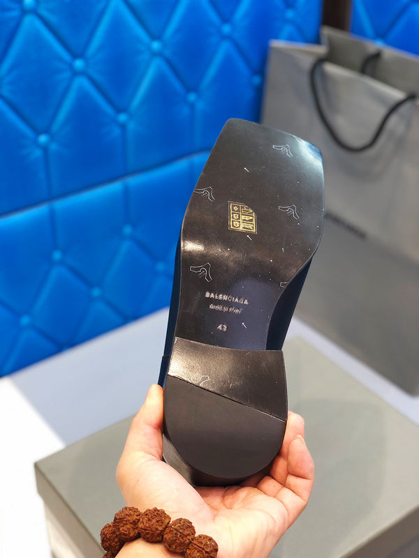Zivas Charm Sleek Silhouette Designer Shoes (Premium Everyday Comfort) – Lifestyle Shot
