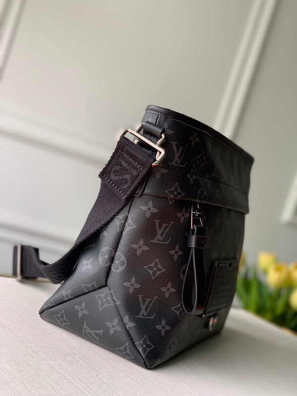 Front view of everyday-luxe signature women's handbag – women's statement bag