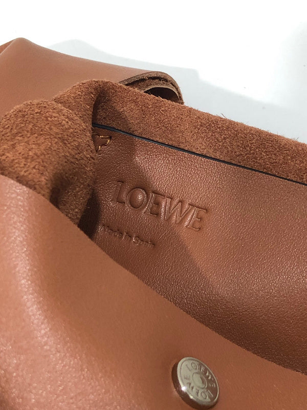 Ziva's Charm handbag – product shot (35cm*0.3cm*49cm)