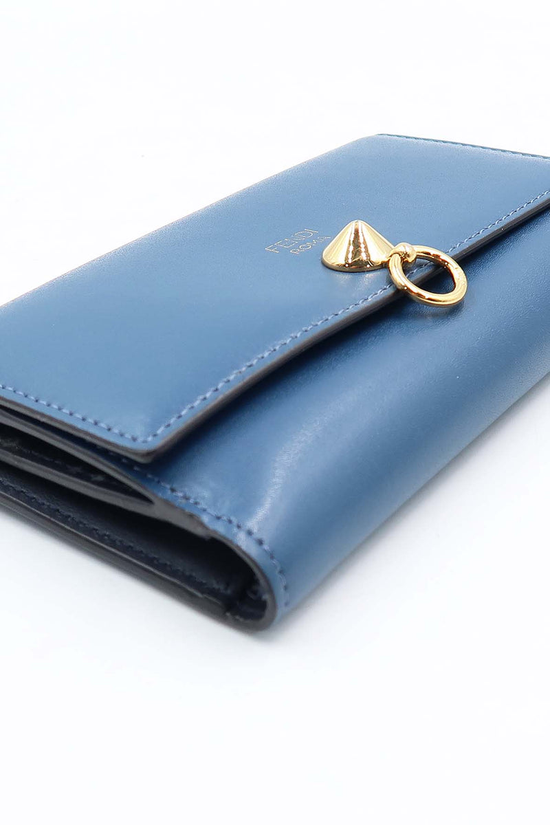 By premium bags detail and craftsmanship close-up