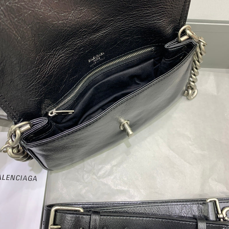 Zivas Charm Refined Everyday Style Statement Handbag (Elevated Daily Companion) – Styled Look