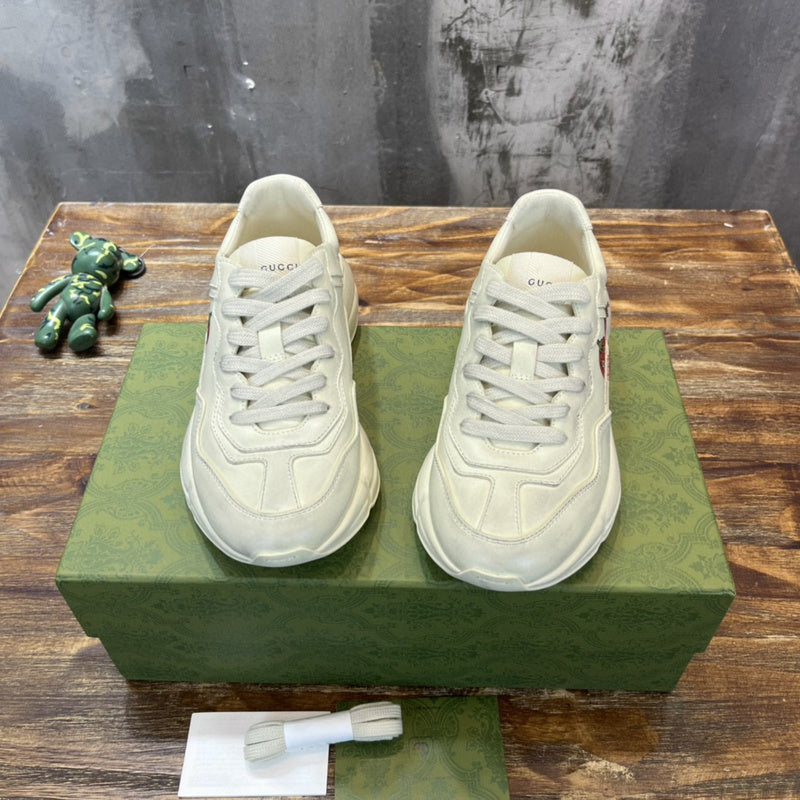 Gucci classic monochrome luxury sneakers view 8 cushioned comfort fit